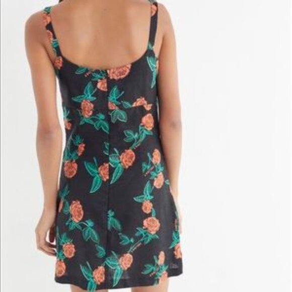 UO x Holiday the Label Maldives Rose Dress - Picture 3 of 10